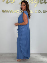 Pleated Two-Piece Set – High-Low Top & Wide-Leg Trousers Casual Outfit